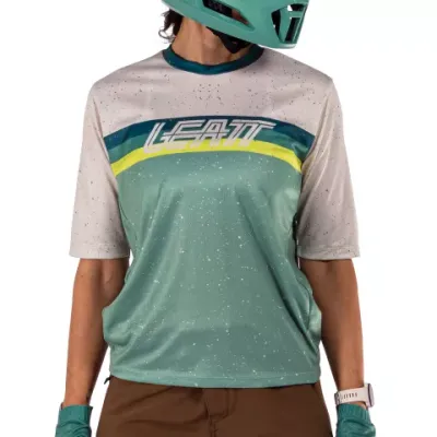 leatt_jersey_womenenduro30_pistachio_front-close_5025107780_686ba15d3c78a