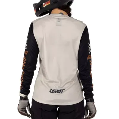 leatt_jersey_womenenduro40_cream_back-close_5025107700_686b8f34414b9